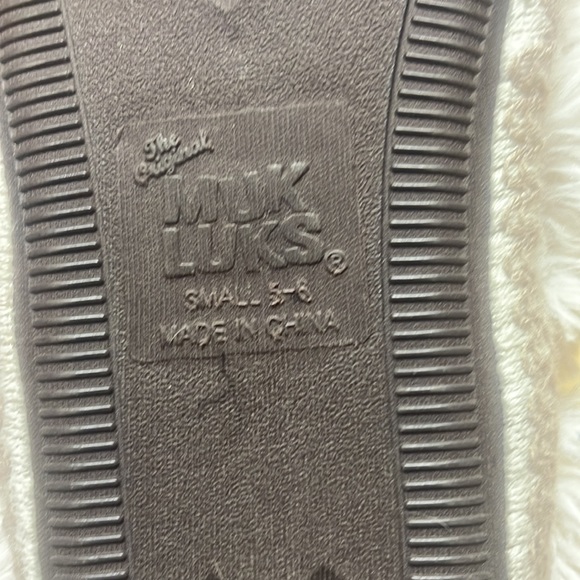 Muk Luks Short Bootie White Slippers Lined Hard Sole - Picture 6 of 7